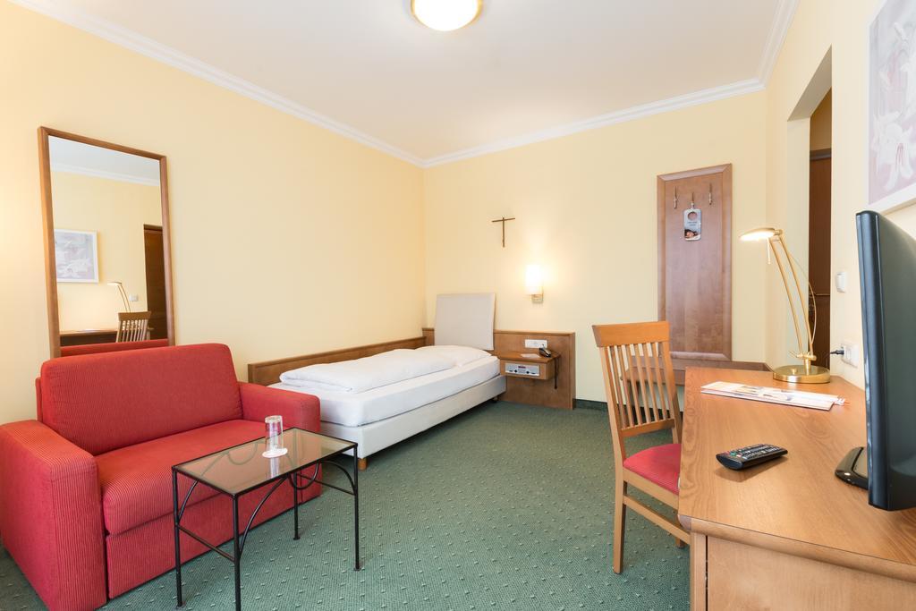Kurhotel St. Josef Durrnberg Exterior photo